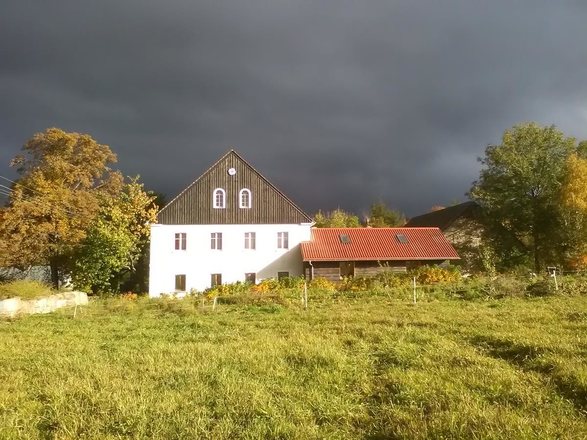 Фермерские дома Gosciniec Kaszarnia Kamienne Mirsk-19